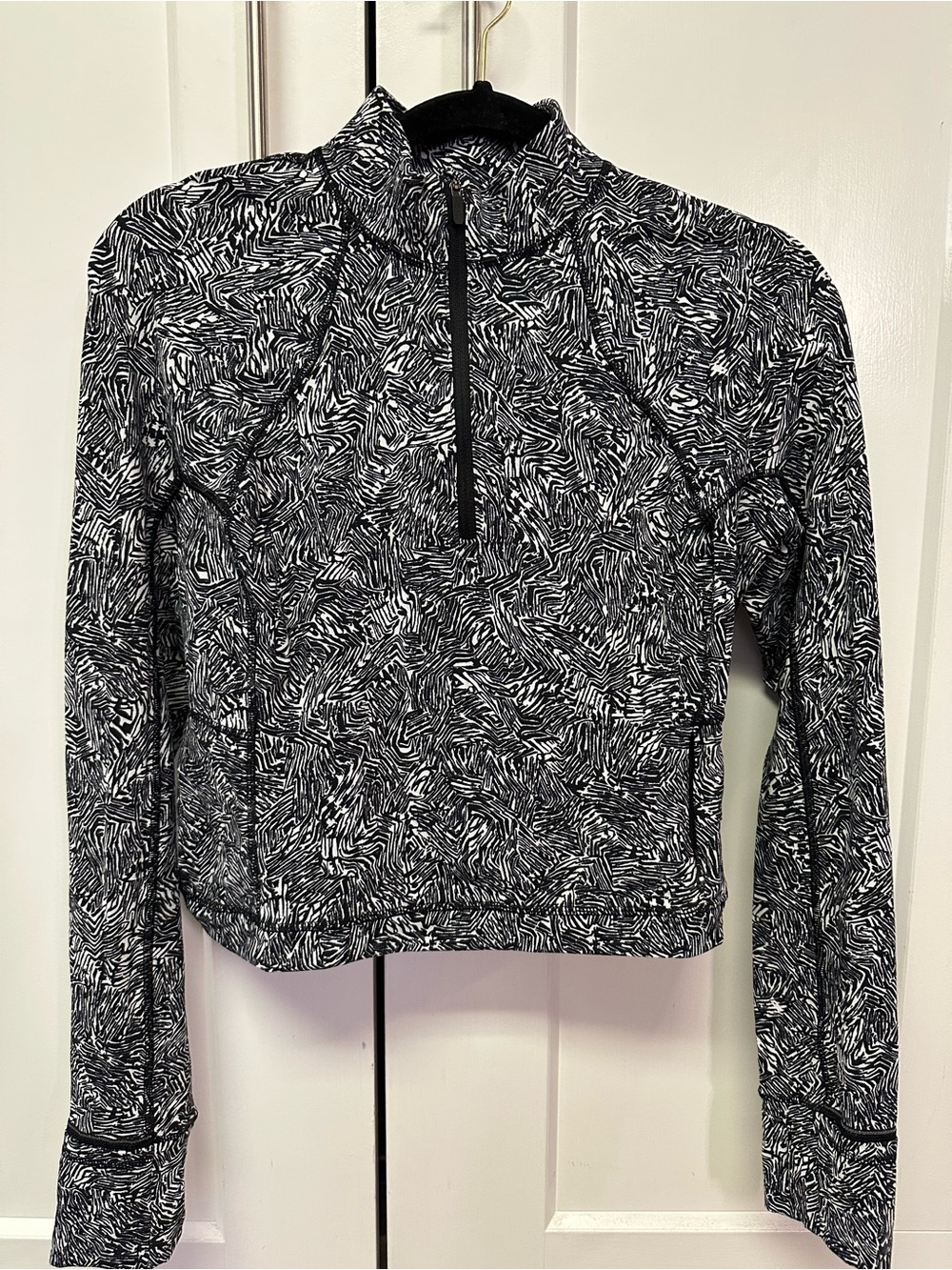 Lululemon  cropped half zip jacket